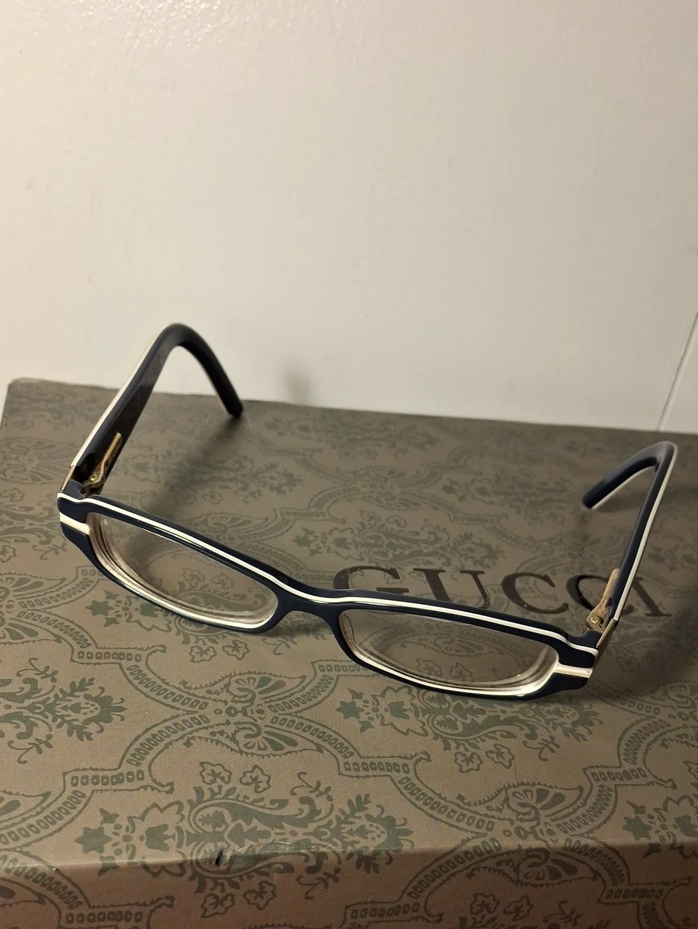 Gucci sleek rectangular